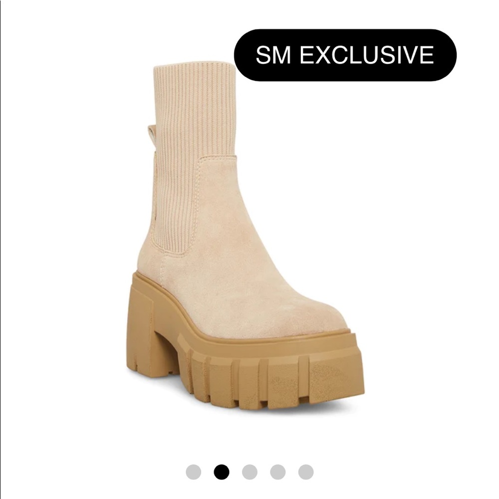 Steven Madden exclusive Sand Boot size 9